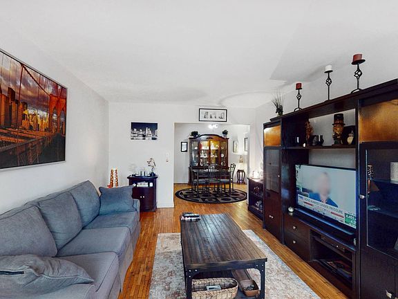 2nd image of 2212 Plumb 1st St APT 1B