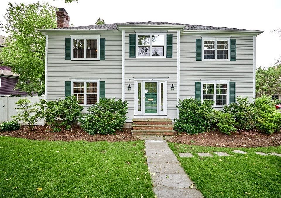 1st image of 658 Commonwealth Ave