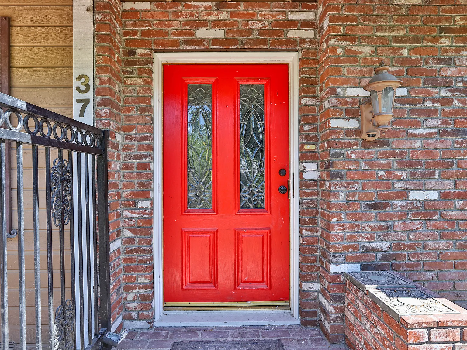 3 bed, 1200 sqft, $3,888 — Photo 2