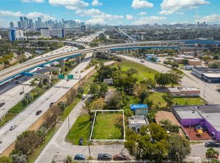 658 NW 44th St, Miami, FL 33127