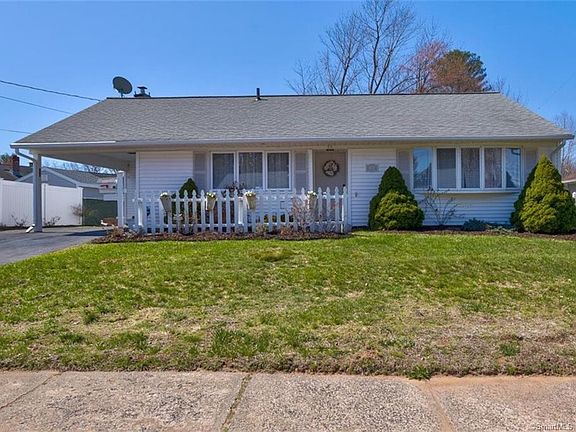3rd image of 73 Manor Cir