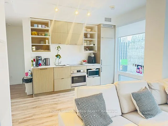 20 Edward St #602 — Photo 4