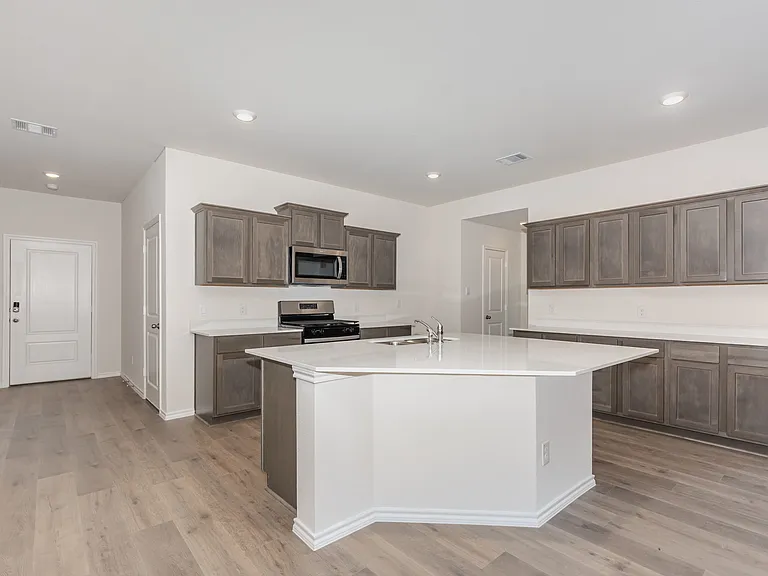 3928 Amethyst Dr — Photo 5