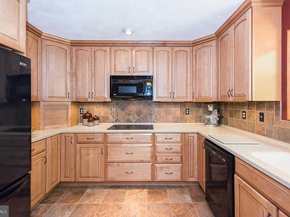 5th image of 48 Franklin Valley Cir
