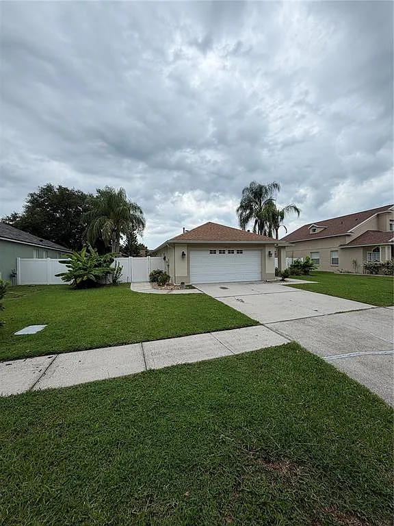 3 bed, 2.0 bath, 1254 sqft, $2,300 — Photo 2