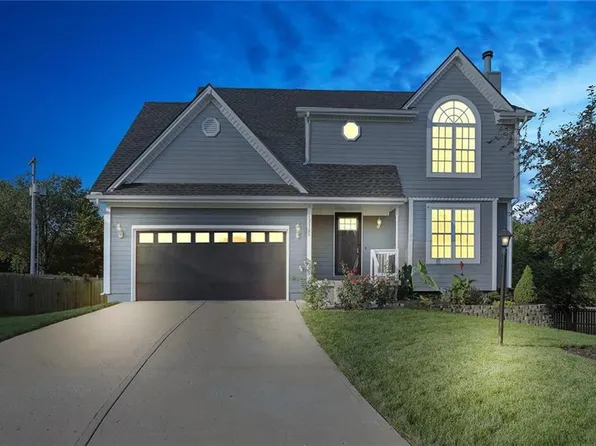 12386 S Parker Ter, Olathe, KS 66061