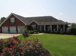 416 Apple Wood Ct, Buford, GA 30518