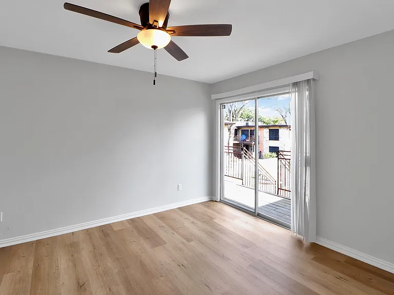 7047 Bissonnet St #117 — Photo 10