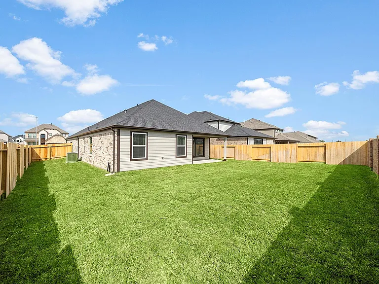 3327 Tilley Dr — Photo 35