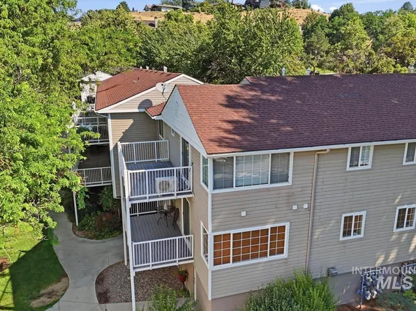 307 W Village Ln, Boise, ID 83702