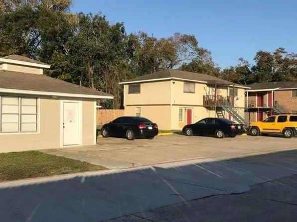 1020 N Main St #8, Baytown, TX 77520