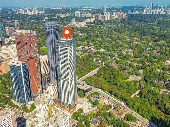 609 Sherbourne St #2809, Toronto, ON M4X 0A4