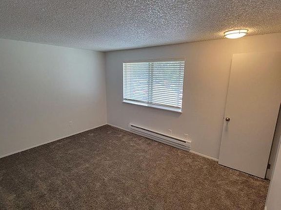 4th image of 723 2nd Ave NE APT 9