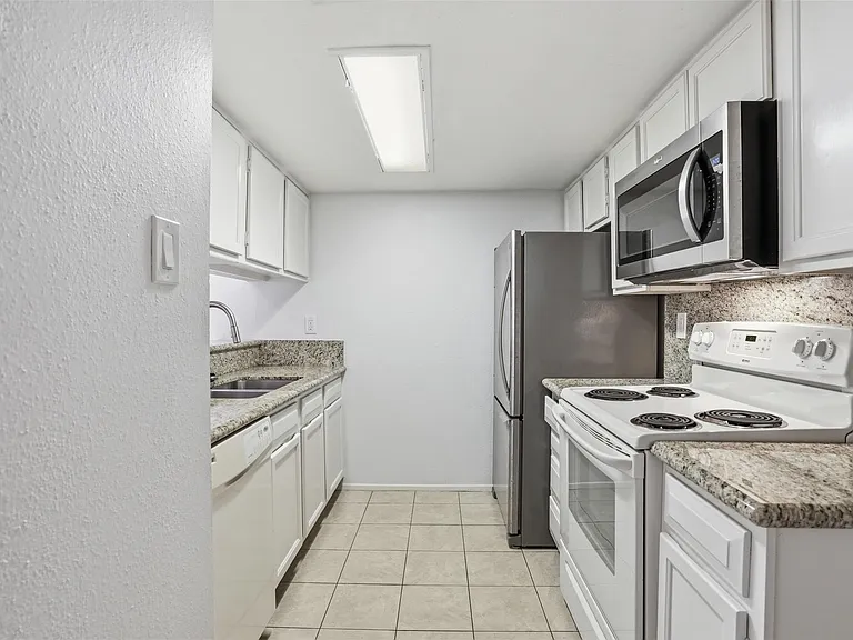 1920 Augusta Dr #31 — Photo 8