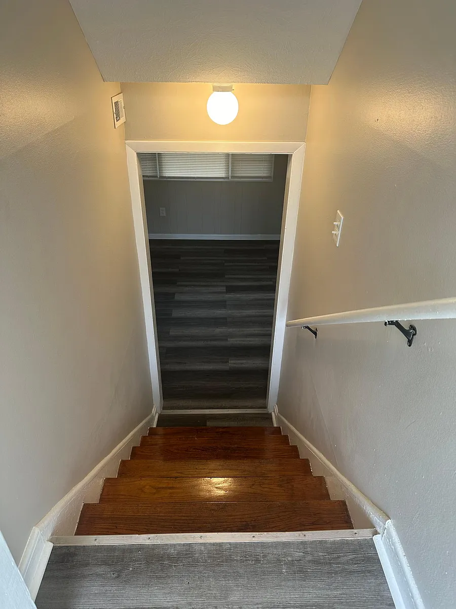 Building Photo - 242 Highland Ave #242