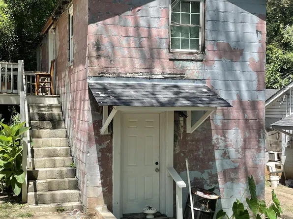 615 Hall Ave #B, Greenwood, SC 29646