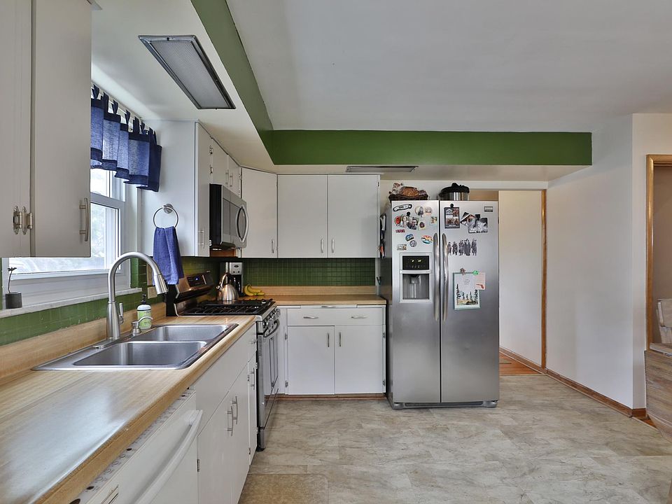 1st image of 714 Island Ct