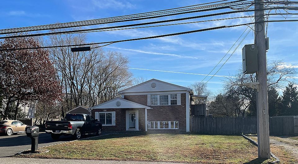 1st image of 740 Church St