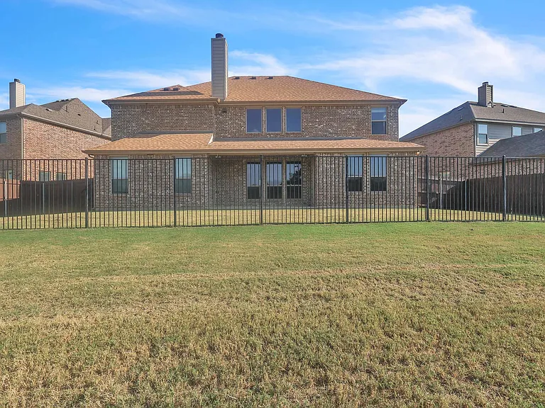 1708 Stillwater Dr — Photo 35