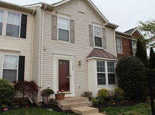 7046 Rogue Forest Ln, Gainesville, VA 20155