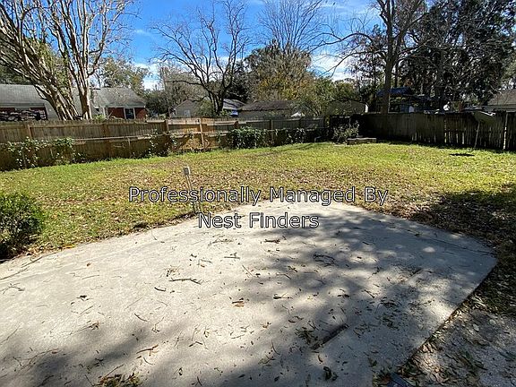 4th image of 2883 Seville Ct