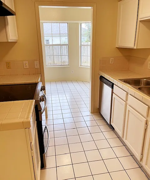 2518 Lost Springs St — Photo 8