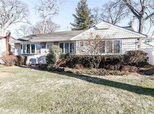 1666 Greenway Blvd, Valley Stream, NY 11580