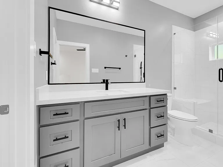 715 Service St #B — Photo 23