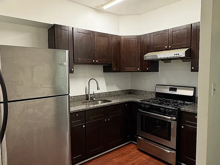 2 bed, 736 sqft, $1,100 — Photo 4