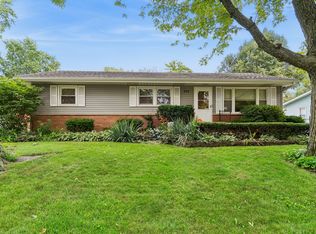 777 Redwood Dr, Aurora, IL 60506