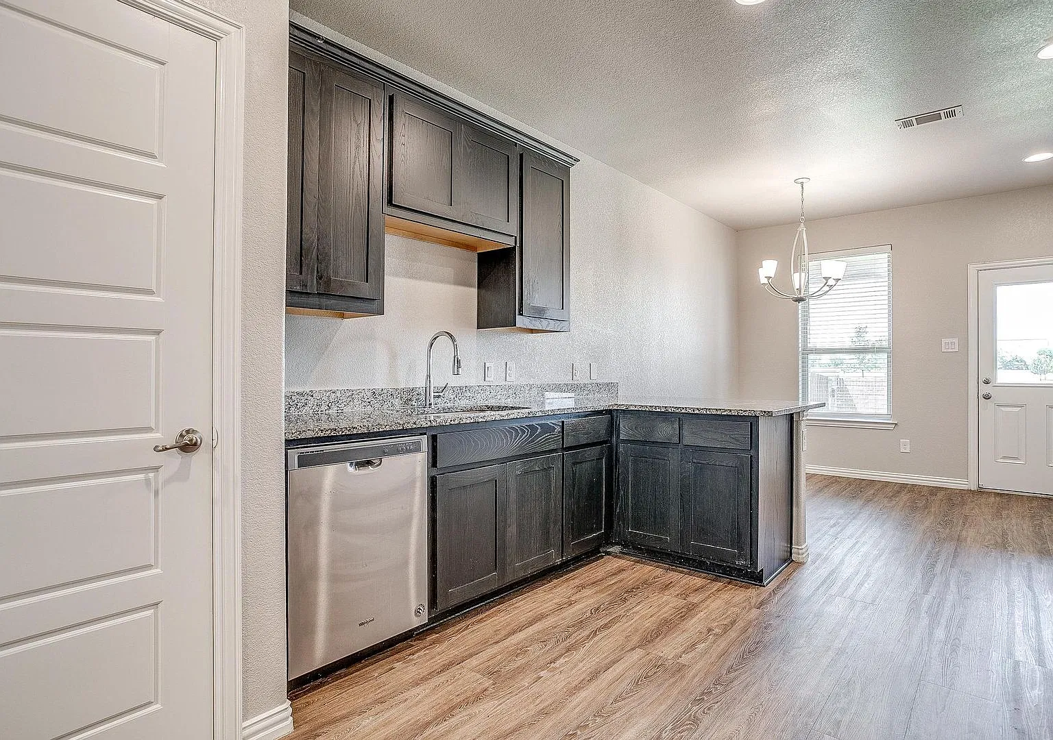 3 Bedroom 2 Bath Newer Home Move In Special — Photo 4