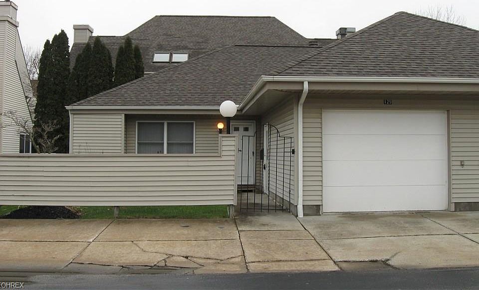 1st image of 125 Michael Ln #125