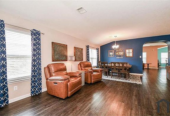 3rd image of 16203 Peach Bluff Ln