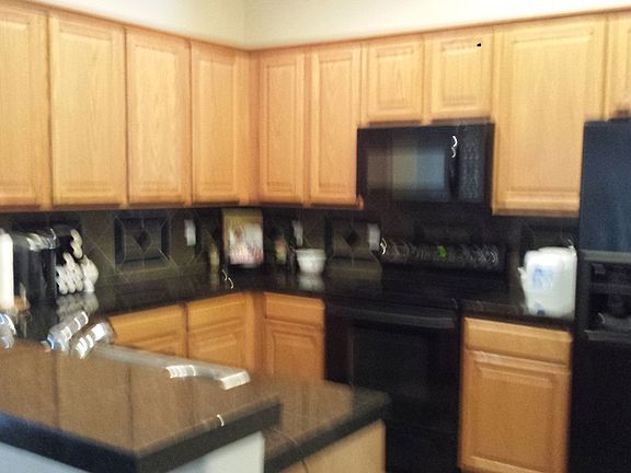3rd image of 1919 W Olive Way