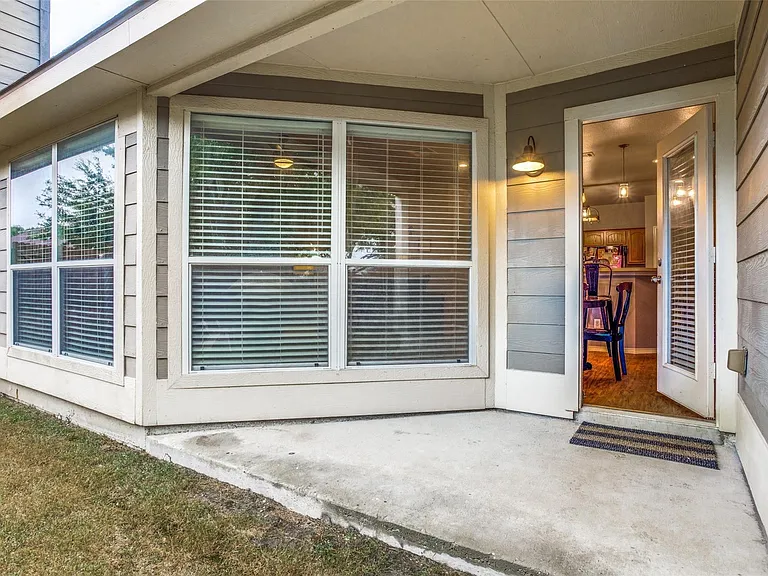 9800 Old Field Dr — Photo 15