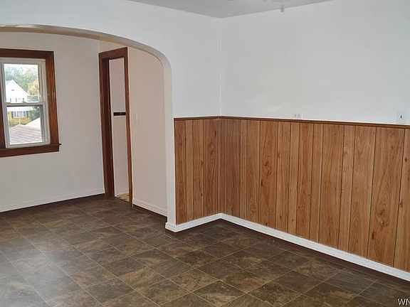 2nd image of 17 7th Ave #2