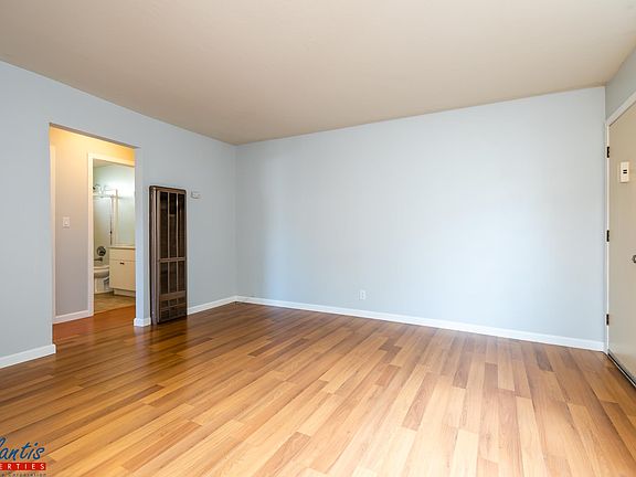 4th image of 418 Roosevelt Ave APT 1