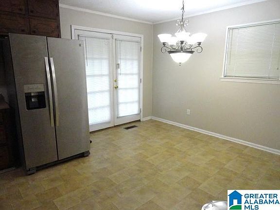 5th image of 624 Basswood Dr