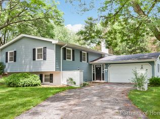 25 Oriole Ct, Naperville, IL 60540
