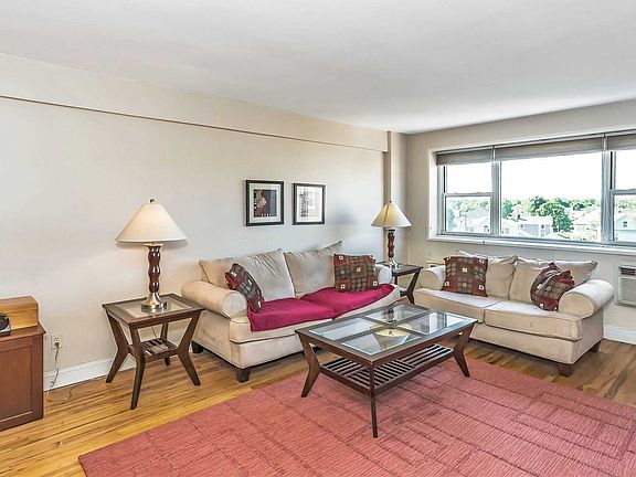 5th image of 100 Lincoln Ave APT 2D
