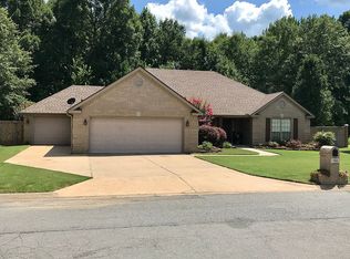 164 Orleans Dr, Maumelle, AR 72113