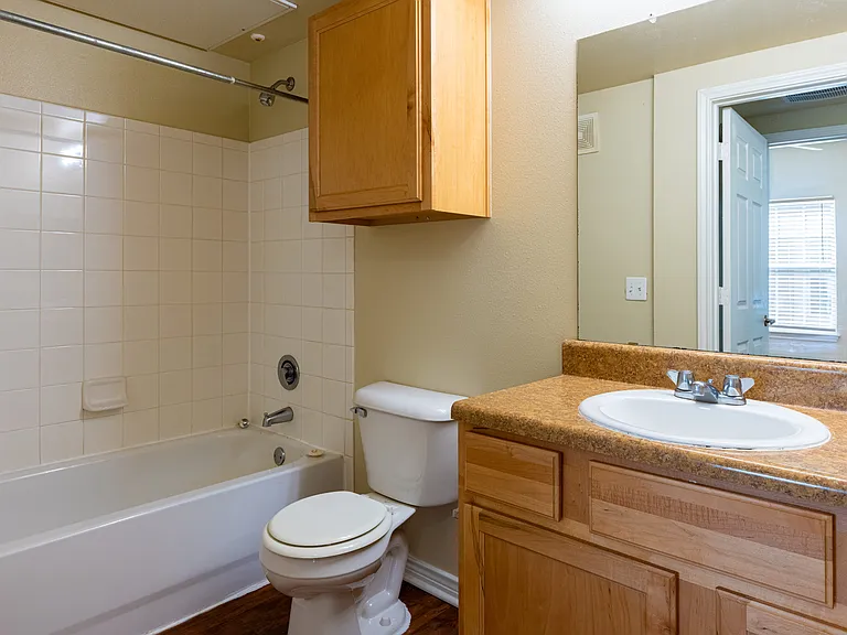 Pine Crest Apartments — Photo 29
