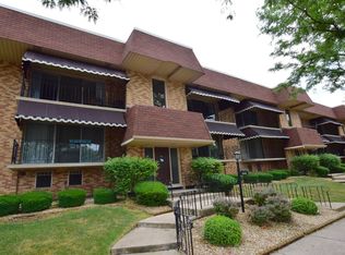 10205 S Komensky Ave APT 2C, Oak Lawn, IL 60453