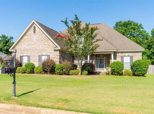 17 Ashland Xing, Deatsville, AL 36022