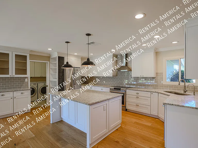 8613 E Clarendon Ave — Photo 10