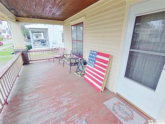 2nd image of 690 Garden Ave