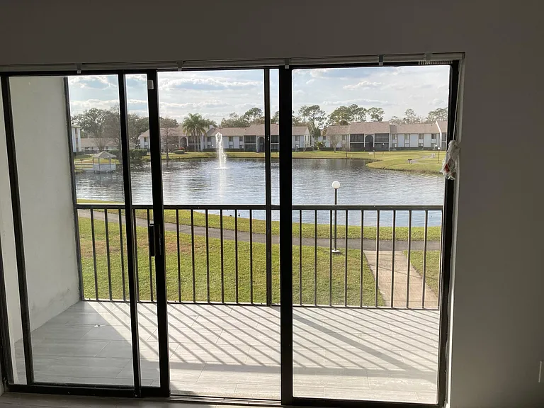 8211 Sun Spring Cir — Photo 16