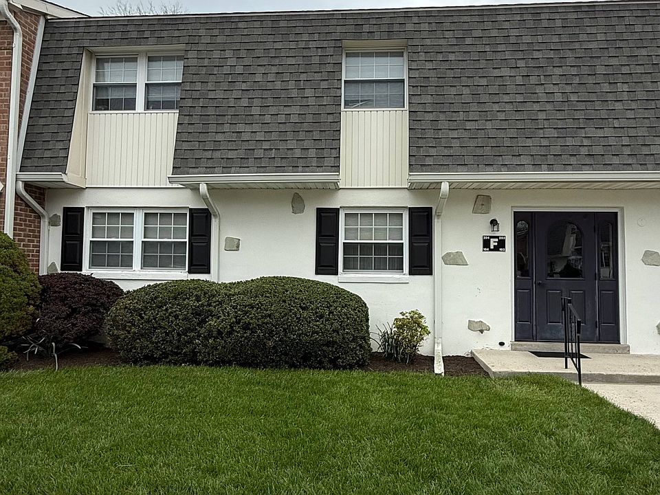 1st image of 598 Belmont Ave APT F104