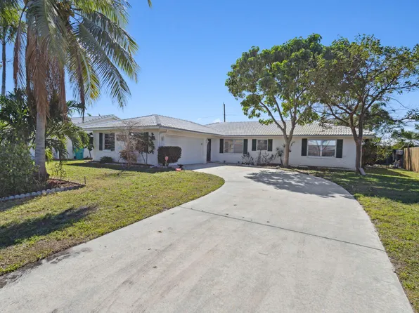 1330 SW 25th Way, Boynton Beach, FL 33426