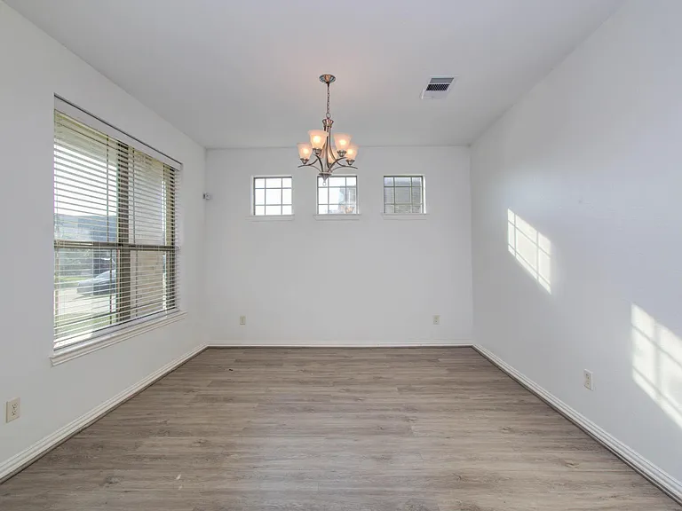 22314 Mosshall Ct — Photo 9